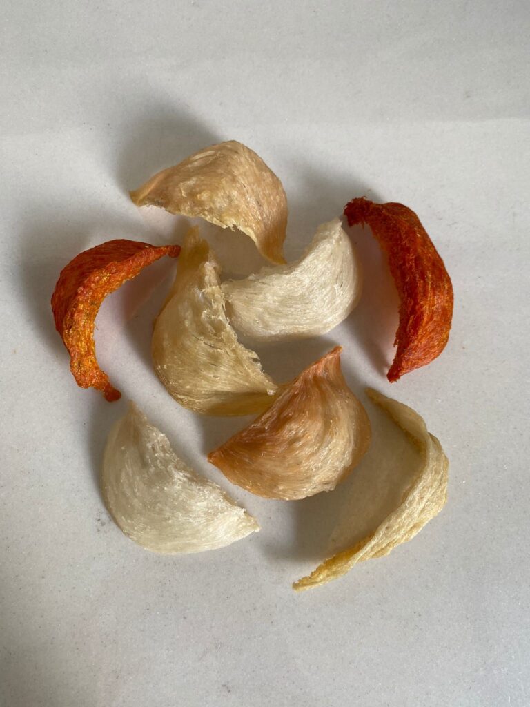 Different colours of Chinese bird's nest, including golden and blood nest